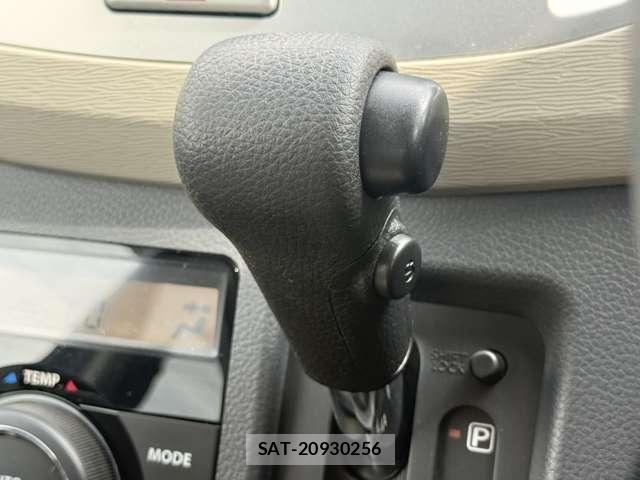 Suzuki WAGON R 2013-08 8369851-29
