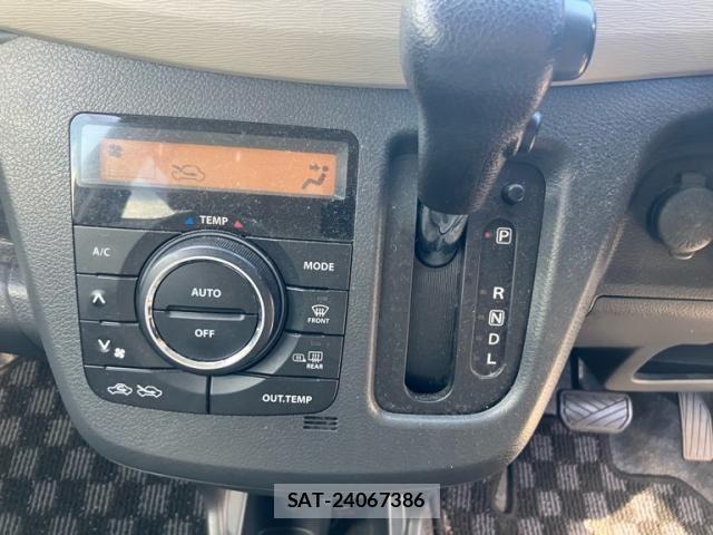 Suzuki WAGON R 2013-06 8415937-18