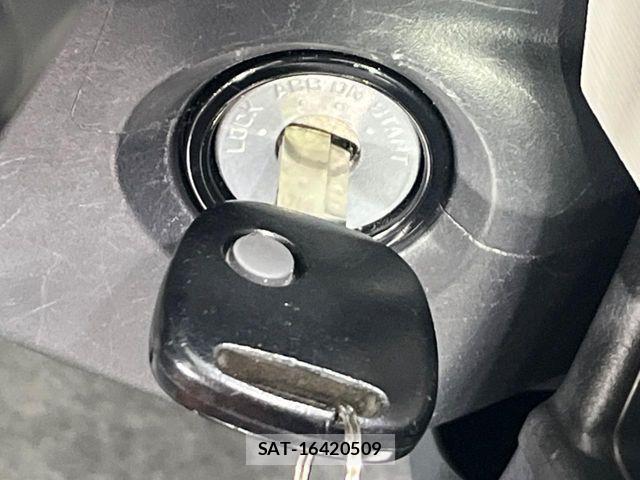 Suzuki WAGON R 2015-05 8439128-6