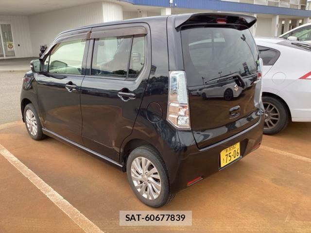 Suzuki WAGON R 2014-11 8439132-3