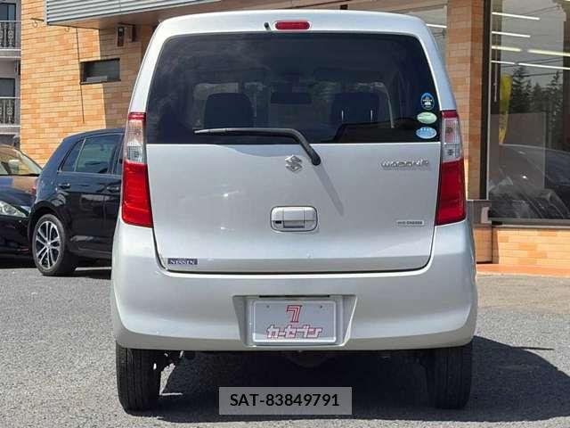 Suzuki WAGON R 2015-04 8851129-2