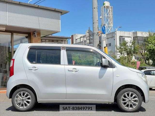 Suzuki WAGON R 2015-04 8851129-3