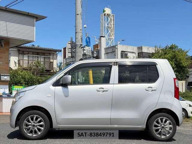 Suzuki WAGON R 2015-04 8851129-4
