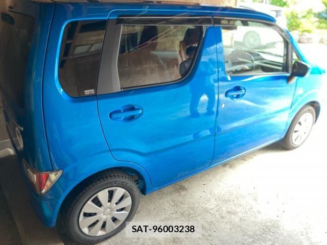 Suzuki WAGON R 2022-06 8883032-8