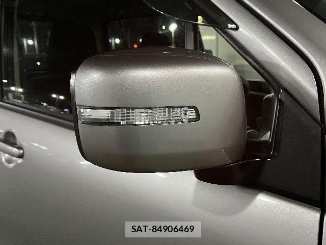 Suzuki WAGON R 2015-08 6615794-24