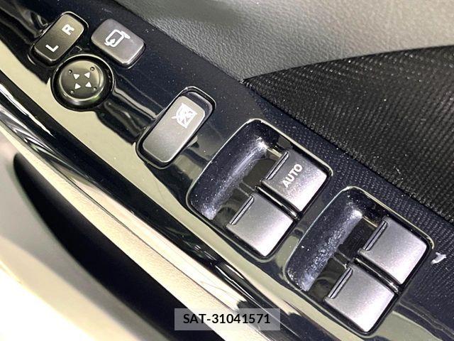 Suzuki WAGON R 2013-06 7394931-6