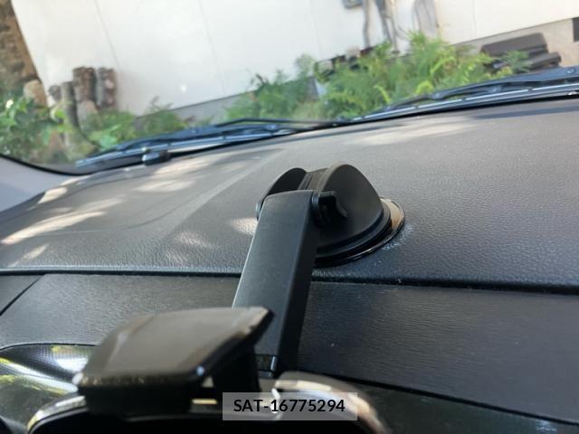 Suzuki WAGON R 2014-02 7981622-25