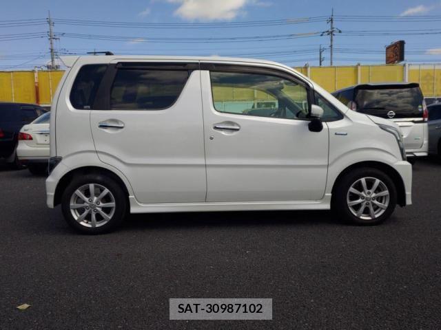 Suzuki WAGON R 2017-06 7981613-10
