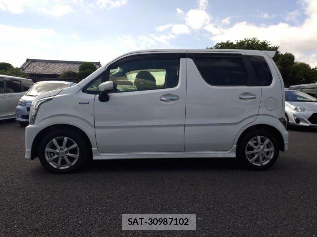 Suzuki WAGON R 2017-06 7981613-11