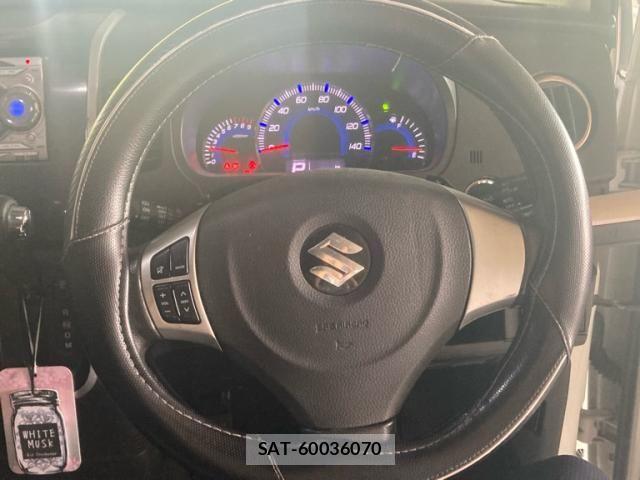 Suzuki WAGON R 2012-07 8076198-12