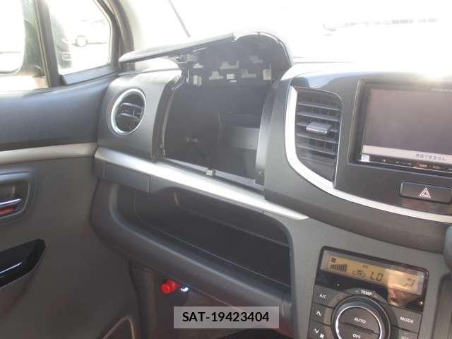 Suzuki WAGON R 2014-01 8211091-26