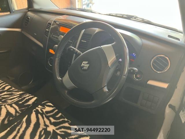 Suzuki WAGON R 2010-08 8318209-12