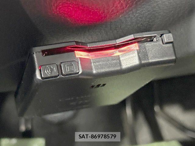 Suzuki WAGON R 2011-06 8338562-6
