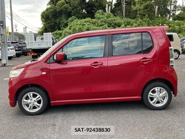 Suzuki WAGON R 2013-08 8415960-15