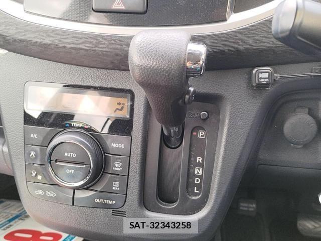 Suzuki WAGON R 2013-11 8528302-14