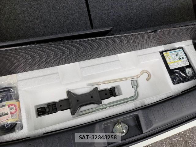 Suzuki WAGON R 2013-11 8528302-27