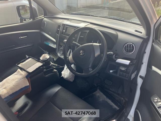 Suzuki WAGON R 2011-08 8528312-11
