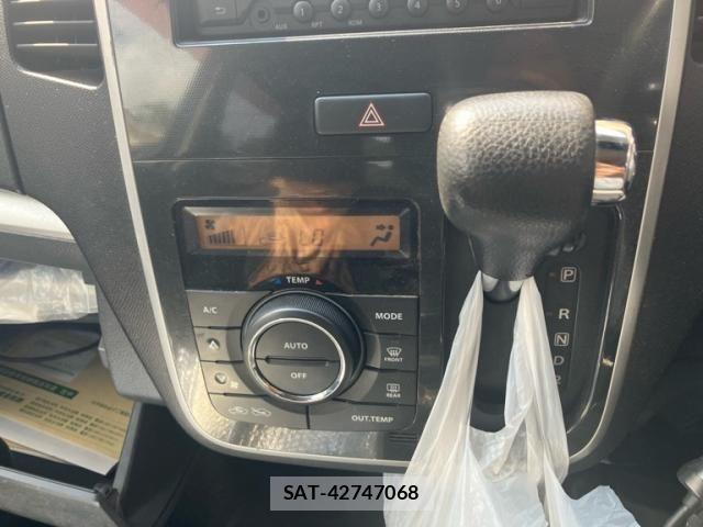 Suzuki WAGON R 2011-08 8528312-21