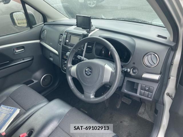 Suzuki WAGON R 2011-10 8746967-11