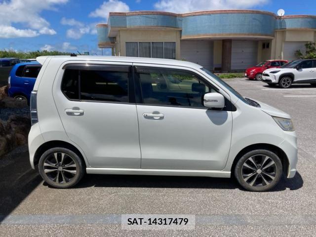 Suzuki WAGON R 2013-04 8832605-1