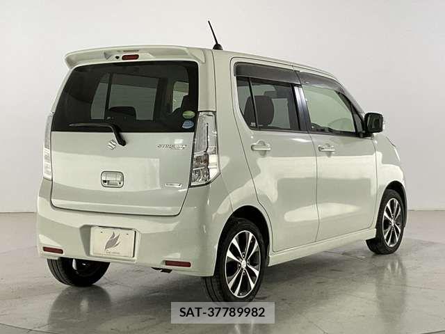 Suzuki WAGON R 2014-04 7227402-4