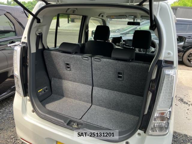 Suzuki WAGON R 2013-06 8232484-12