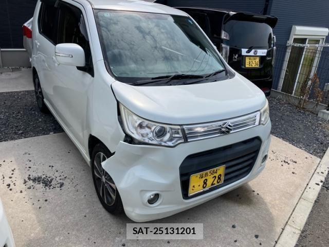 Suzuki WAGON R 2013-06 8232484-1