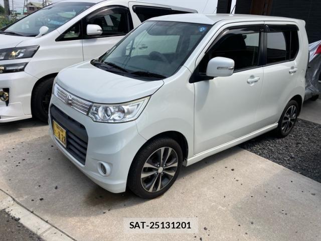 Suzuki WAGON R 2013-06 8232484-3