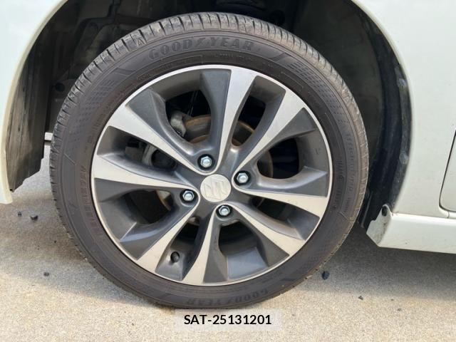 Suzuki WAGON R 2013-06 8232484-4