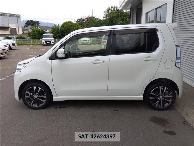 Suzuki WAGON R 2015-08 8247211-3