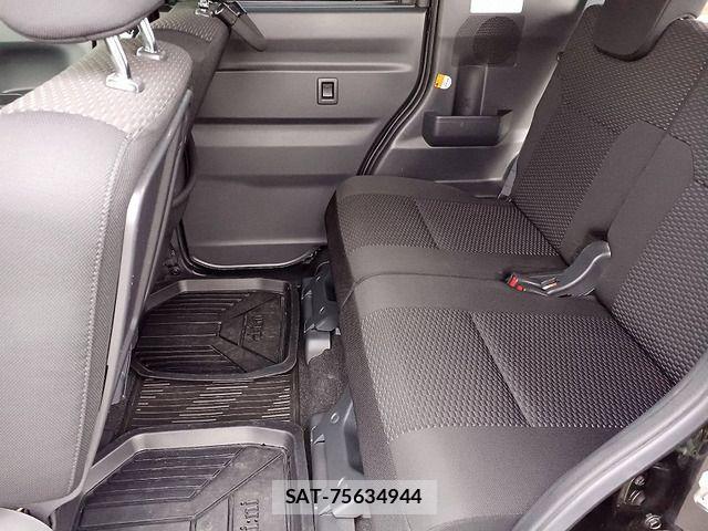 Daihatsu WAKE 2015-01 1427215-13