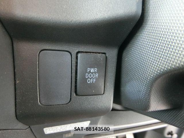Daihatsu WAKE 2014-11 1430993-9