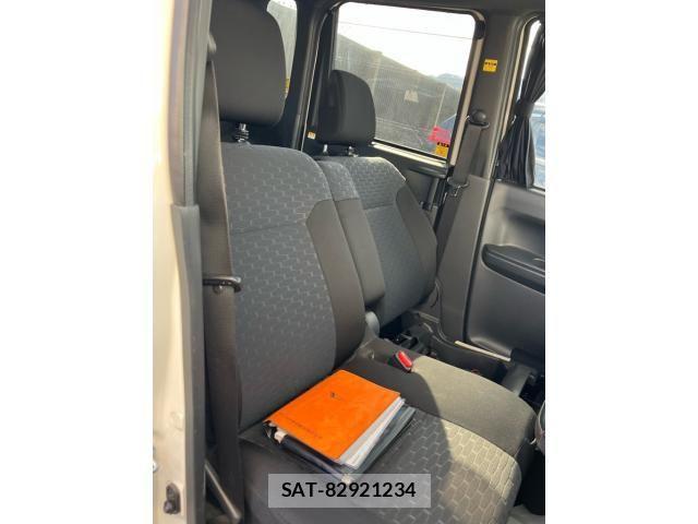 Daihatsu WAKE 2015-10 1906308-16