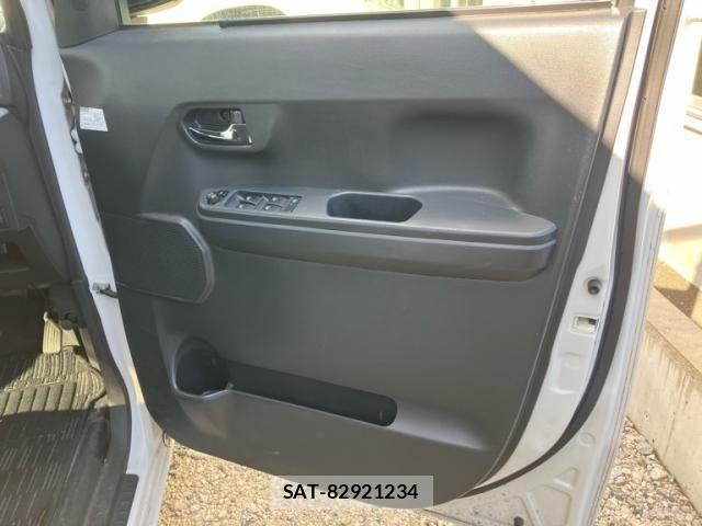 Daihatsu WAKE 2015-10 1906308-19
