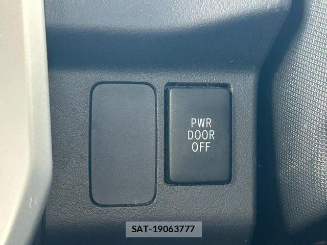 Daihatsu WAKE 2015-04 5883251-13