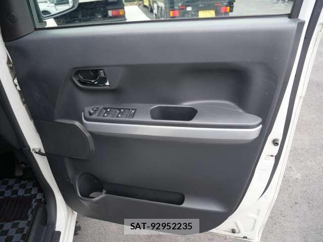 Daihatsu WAKE 2015-04 6615812-10