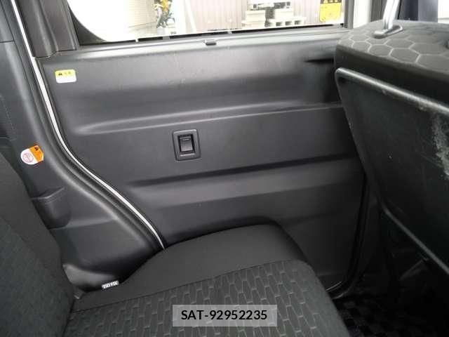 Daihatsu WAKE 2015-04 6615812-11