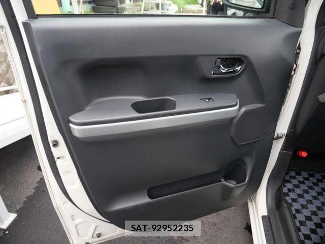 Daihatsu WAKE 2015-04 6615812-12