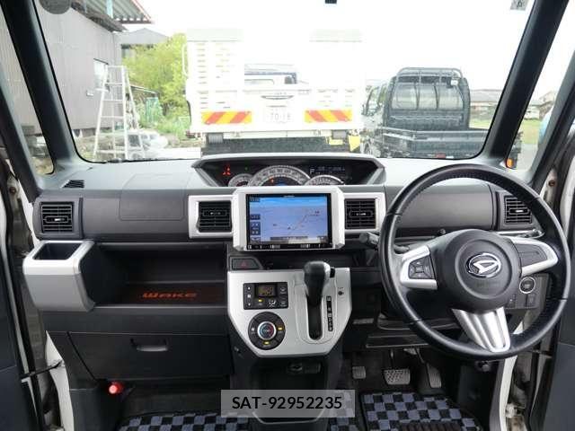 Daihatsu WAKE 2015-04 6615812-14