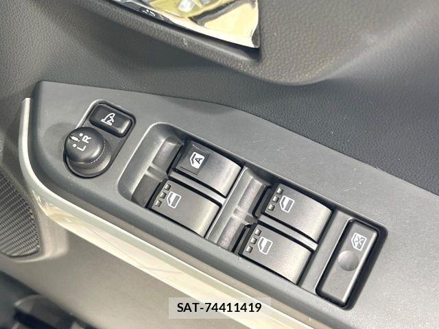 Daihatsu WAKE 2015-11 6818117-19