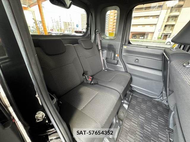 Daihatsu WAKE 2017-04 7061468-16