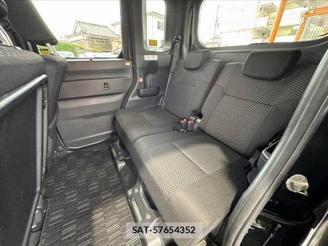 Daihatsu WAKE 2017-04 7061468-18