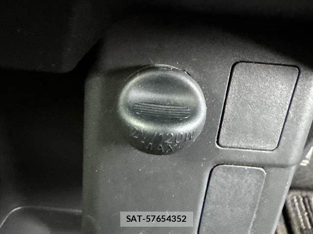 Daihatsu WAKE 2017-04 7061468-22