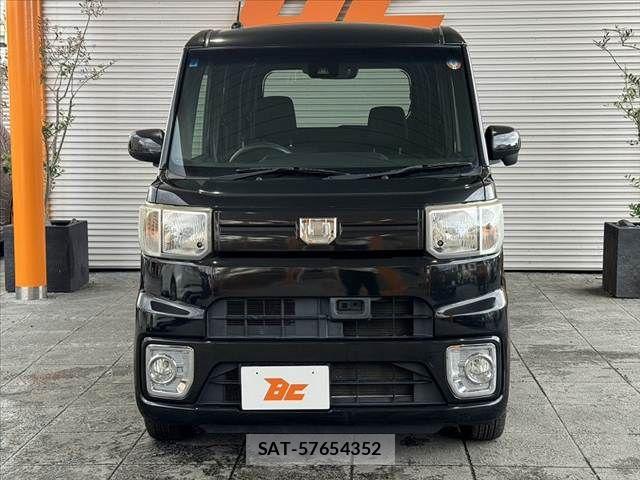 Daihatsu WAKE 2017-04 7061468-8