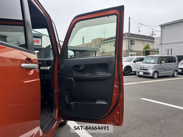 Daihatsu WAKE 2015-06 7331372-15