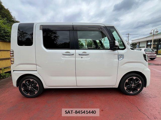 Daihatsu WAKE 2016-03 7331357-16