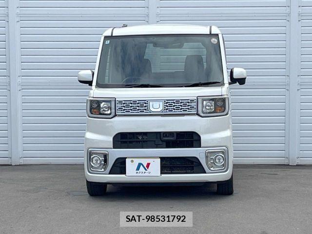 Daihatsu WAKE 2015-10 7621476-13