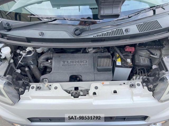 Daihatsu WAKE 2015-10 7621476-17
