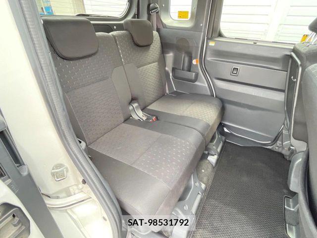 Daihatsu WAKE 2015-10 7621476-8