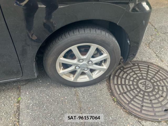 Daihatsu WAKE 2015-05 7621477-3